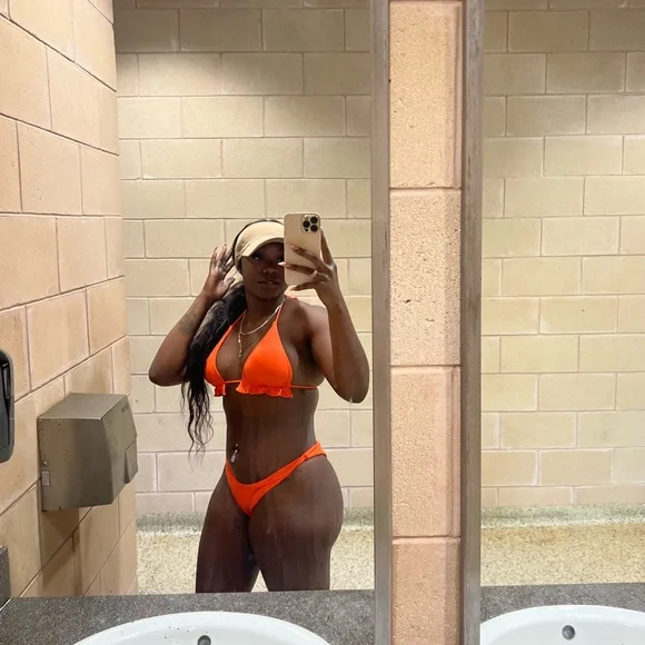 Ribbed Halter Triangle Bikini Swimsuit ✨🟧 - Picture 4 of 5